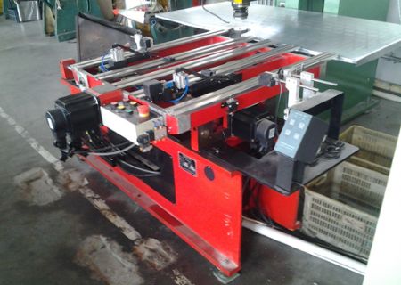 点击查看详细信息<br>标题：数控冲床自动送料机 阅读次数：3990